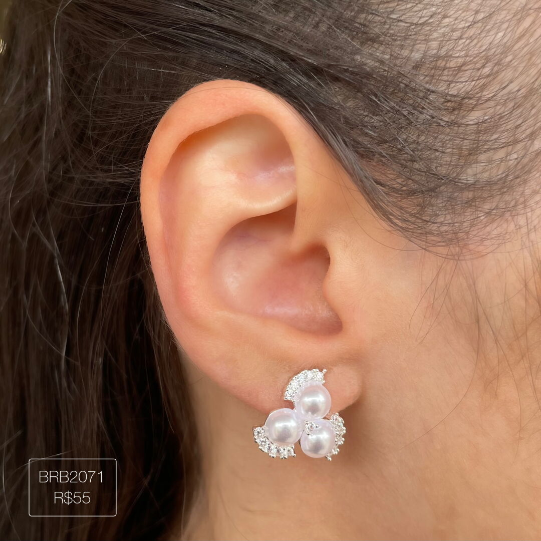 Brinco 3 Pérolas Juntinhas Cravejado Cristal Prateado